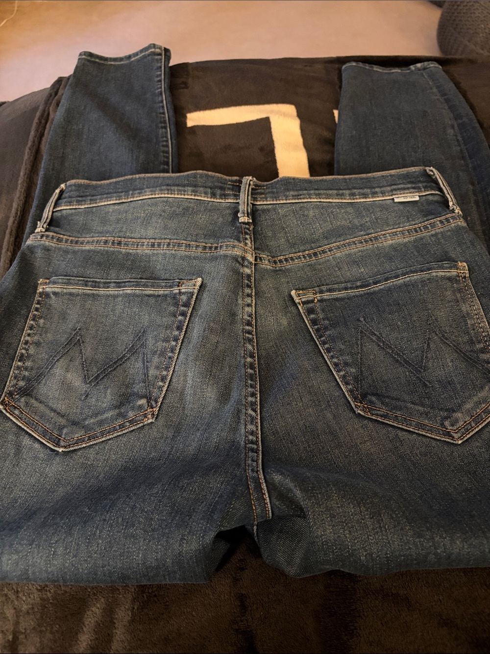 MOTHER Swooner Coin Jeans Back size 29, inseam 27